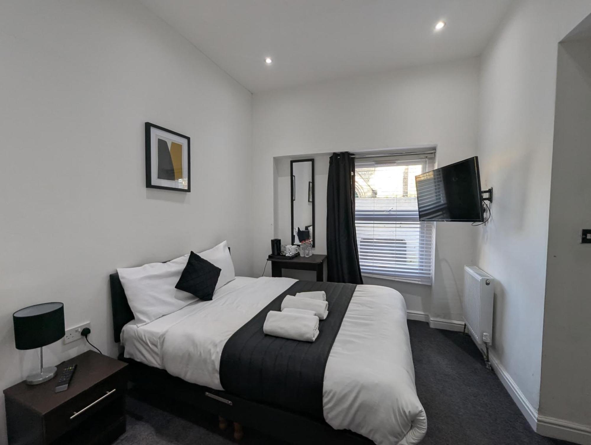 Oyo Firs Lodge London Heathrow Hounslow Exterior photo