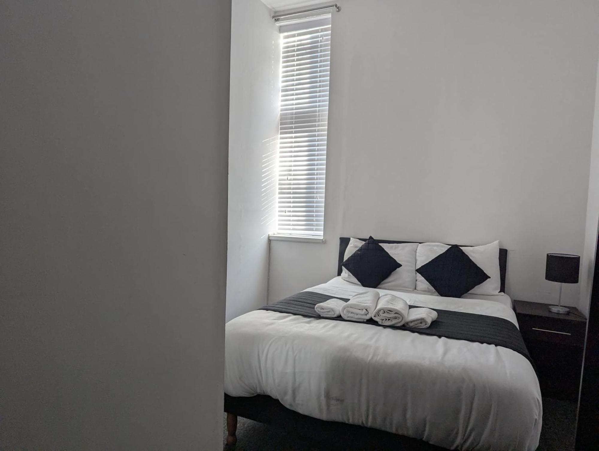 Oyo Firs Lodge London Heathrow Hounslow Exterior photo